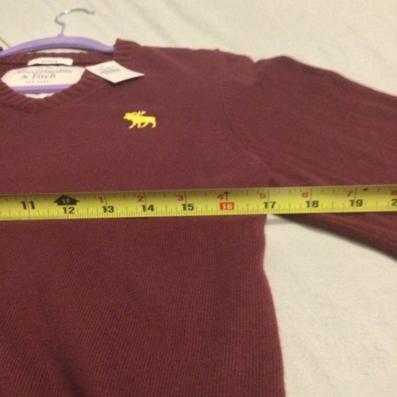 Men’s LARGE Burgundy Abercrombie & Fitch V-Neck Sweater - Picture 3 of 5